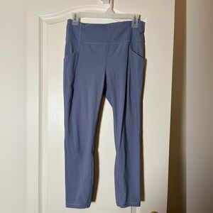 Lululemon Time To Sweat Crop 23”. Sz 8 Preloved and excellent condition.